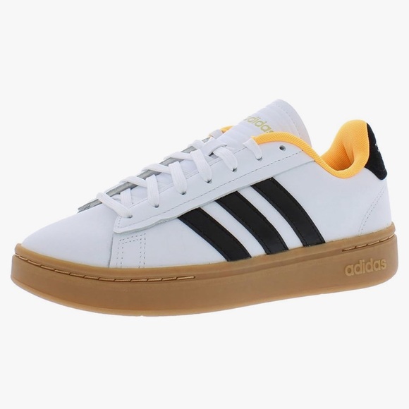 adidas Shoes - Woman’s size 7 1/2 Adidas Cloud White/Core Black/Flash Orange tennis shoe 👟 💥